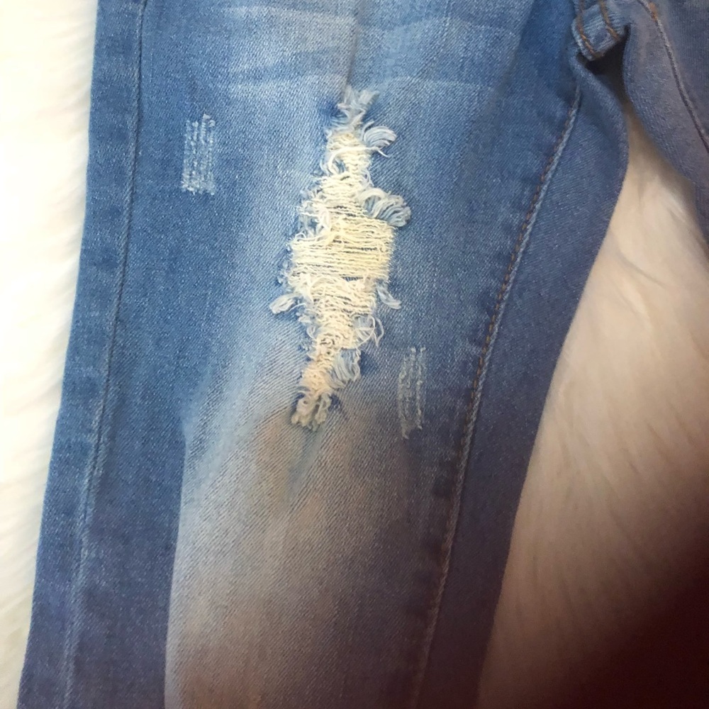 Jean - Picture 3 of 8